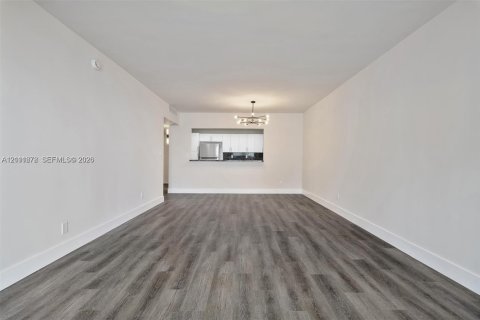 Condo in Sunny Isles Beach, Florida, 1 bedroom  № 2428485 - photo 7