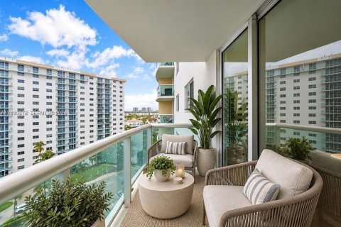 Condo in Sunny Isles Beach, Florida, 1 bedroom  № 2428485 - photo 4