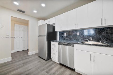 Condo in Sunny Isles Beach, Florida, 1 bedroom  № 2428485 - photo 10