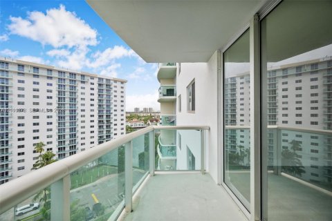 Condo in Sunny Isles Beach, Florida, 1 bedroom  № 2428485 - photo 5