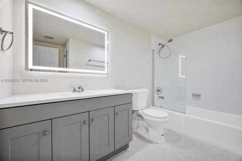 Condo in Sunny Isles Beach, Florida, 1 bedroom  № 2428485 - photo 12