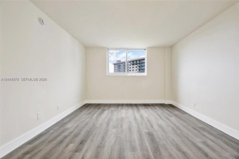 Condo in Sunny Isles Beach, Florida, 1 bedroom  № 2428485 - photo 16