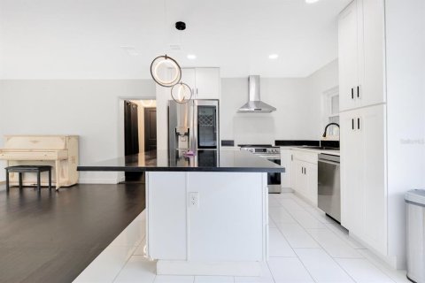 Casa en alquiler en Winter Park, Florida, 3 dormitorios, 124.95 m2 № 2202102 - foto 9