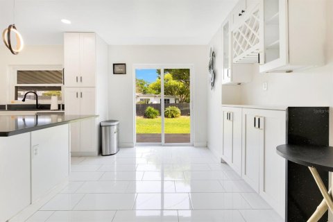 Casa en alquiler en Winter Park, Florida, 3 dormitorios, 124.95 m2 № 2202102 - foto 7