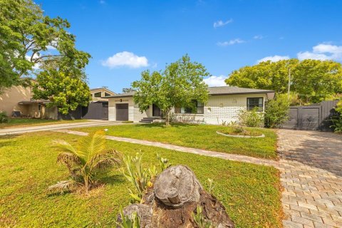 Casa en alquiler en Winter Park, Florida, 3 dormitorios, 124.95 m2 № 2202102 - foto 2