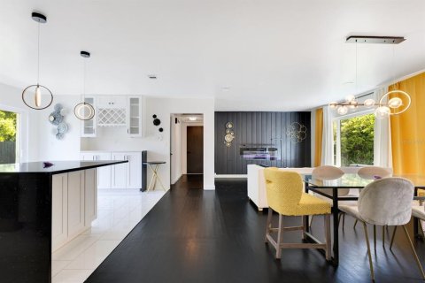 Casa en alquiler en Winter Park, Florida, 3 dormitorios, 124.95 m2 № 2202102 - foto 5