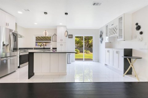 Casa en alquiler en Winter Park, Florida, 3 dormitorios, 124.95 m2 № 2202102 - foto 6