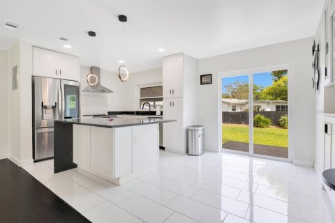 Casa en alquiler en Winter Park, Florida, 3 dormitorios, 124.95 m2 № 2202102 - foto 8