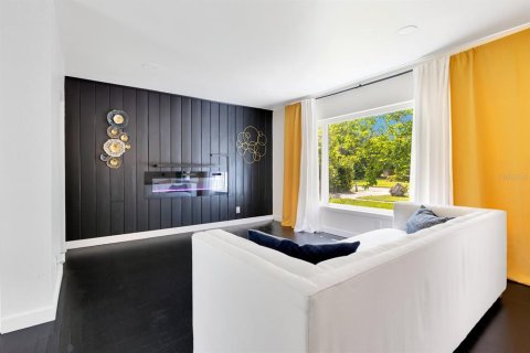 Casa en alquiler en Winter Park, Florida, 3 dormitorios, 124.95 m2 № 2202102 - foto 3