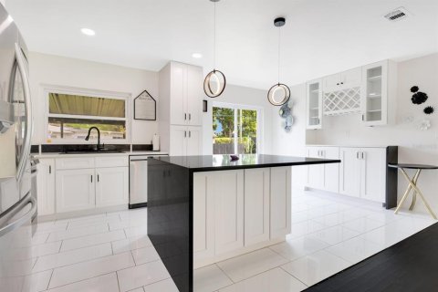 Casa en alquiler en Winter Park, Florida, 3 dormitorios, 124.95 m2 № 2202102 - foto 12