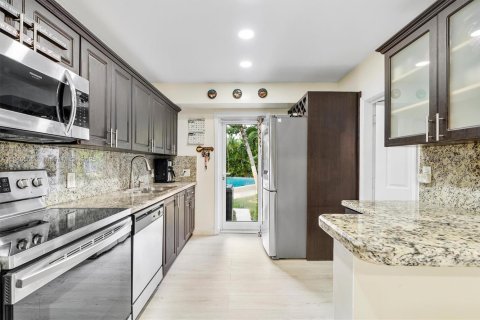 Villa ou maison à vendre à Miami Shores, Floride: 4 chambres, 125.05 m2 № 1944823 - photo 19