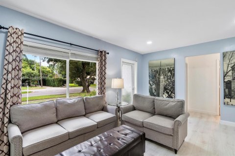 Villa ou maison à vendre à Miami Shores, Floride: 4 chambres, 125.05 m2 № 1944823 - photo 13