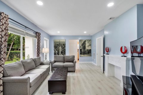 Villa ou maison à vendre à Miami Shores, Floride: 4 chambres, 125.05 m2 № 1944823 - photo 14