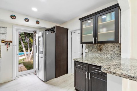 Villa ou maison à vendre à Miami Shores, Floride: 4 chambres, 125.05 m2 № 1944823 - photo 21