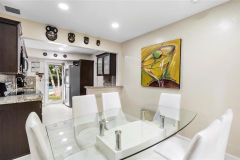 Villa ou maison à vendre à Miami Shores, Floride: 4 chambres, 125.05 m2 № 1944823 - photo 15