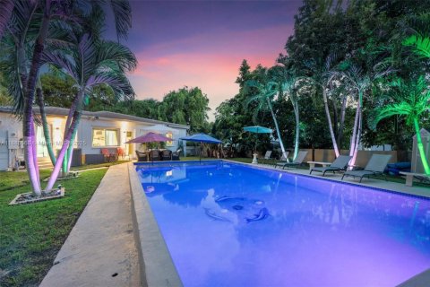 Villa ou maison à vendre à Miami Shores, Floride: 4 chambres, 125.05 m2 № 1944823 - photo 2
