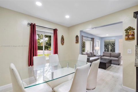 Villa ou maison à vendre à Miami Shores, Floride: 4 chambres, 125.05 m2 № 1944823 - photo 17