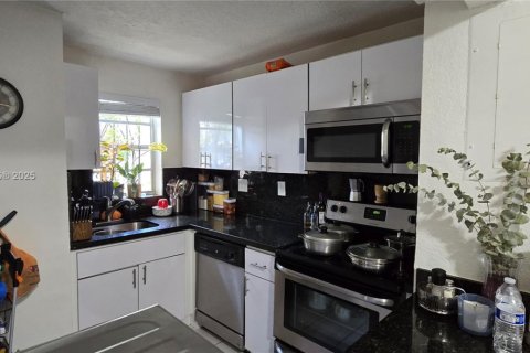 Condominio en venta en Miami, Florida, 1 dormitorio, 74.14 m2 № 1845638 - foto 13