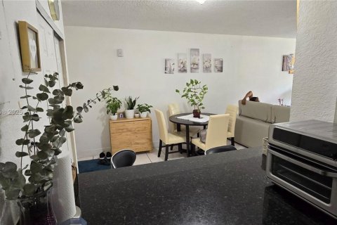 Condominio en venta en Miami, Florida, 1 dormitorio, 74.14 m2 № 1845638 - foto 11