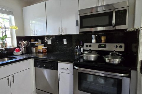 Condominio en venta en Miami, Florida, 1 dormitorio, 74.14 m2 № 1845638 - foto 12