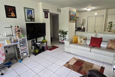 Condominio en venta en Miami, Florida, 1 dormitorio, 74.14 m2 № 1845638 - foto 2