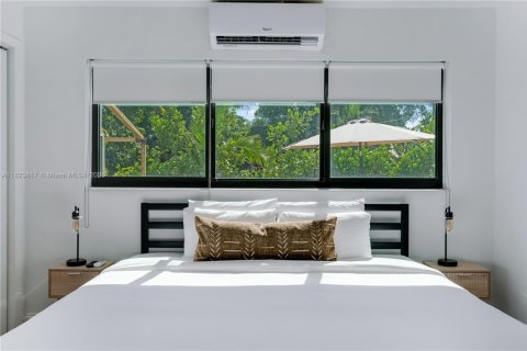 Casa en alquiler en Miami, Florida, 3 dormitorios, 154.4 m2 № 2060058 - foto 11
