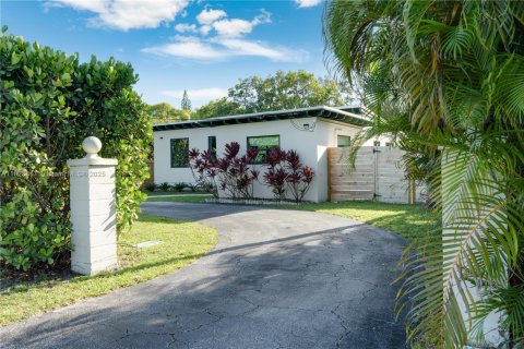 Casa en alquiler en Miami, Florida, 3 dormitorios, 154.4 m2 № 2060058 - foto 24