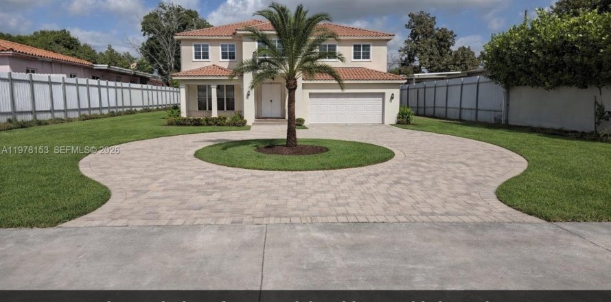 Terreno en Hialeah, Florida № 2042613