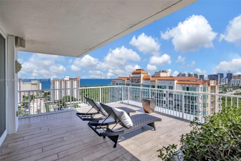 Condo in Fort Lauderdale, Florida, 3 bedrooms  № 1692051 - photo 19