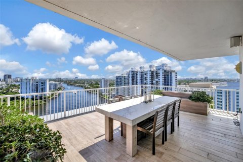 Condo in Fort Lauderdale, Florida, 3 bedrooms  № 1692051 - photo 20