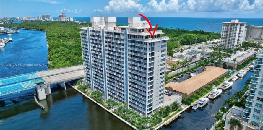 Condo in Fort Lauderdale, Florida, 3 bedrooms  № 1692051
