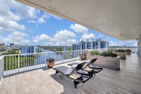 Condo in Fort Lauderdale, Florida, 3 bedrooms  № 1692051 - photo 18