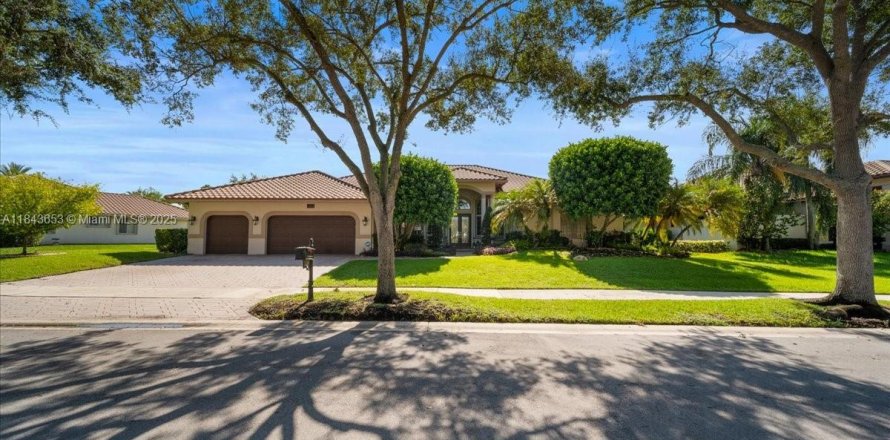 House in Weston, Florida 5 bedrooms, 402.08 sq.m. № 1842354