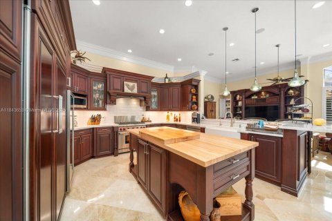 House in Weston, Florida 5 bedrooms, 402.08 sq.m. № 1842354 - photo 6