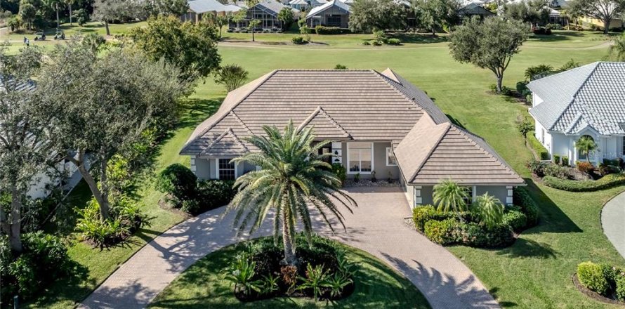 Дом в Венеция, Флорида 8 комнат, 247.68м2 № 2142320