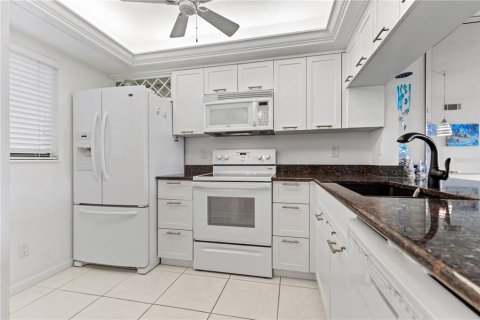 Купить кондоминиум в Форт-Майерс-Бич, Флорида 3 комнаты, 75.34м2, № 2396048 - фото 3