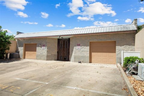 Propiedad comercial en venta en New Smyrna Beach, Florida № 1913107 - foto 17