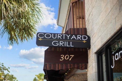 Propiedad comercial en venta en New Smyrna Beach, Florida № 1913107 - foto 2