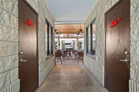 Propiedad comercial en venta en New Smyrna Beach, Florida № 1913107 - foto 15