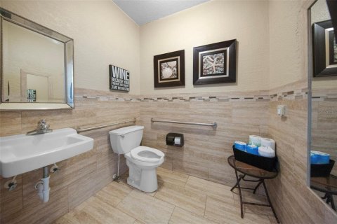 Propiedad comercial en venta en New Smyrna Beach, Florida № 1913107 - foto 16