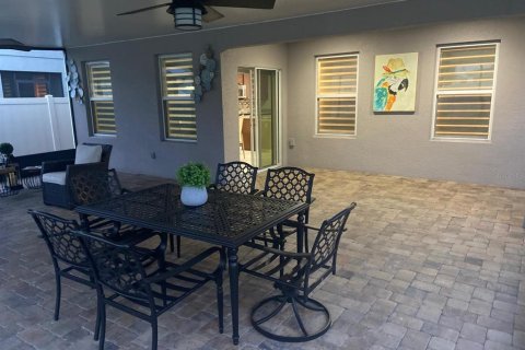 House in Kissimmee, Florida 4 bedrooms, 217.21 sq.m. № 2214820 - photo 22