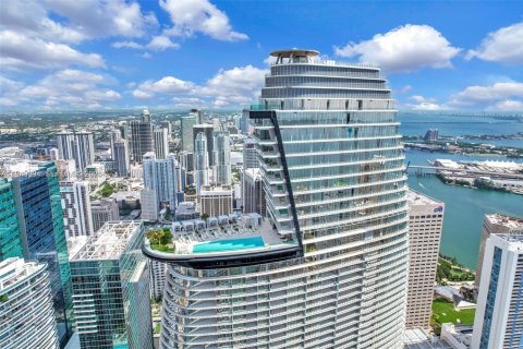 Condominio en Miami, Florida, 1 dormitorio  № 2052797