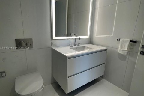 Condo in Miami, Florida, 1 bedroom  № 2052797 - photo 9