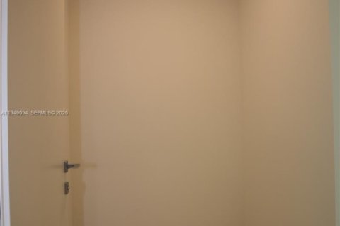 Condo in Miami, Florida, 1 bedroom  № 2052797 - photo 12