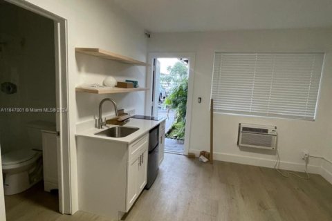Propiedad comercial en alquiler en Hollywood, Florida № 2023049 - foto 18