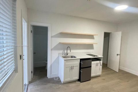 Propiedad comercial en alquiler en Hollywood, Florida № 2023049 - foto 19