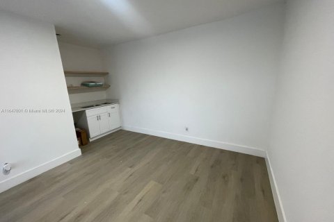 Propiedad comercial en alquiler en Hollywood, Florida № 2023049 - foto 24