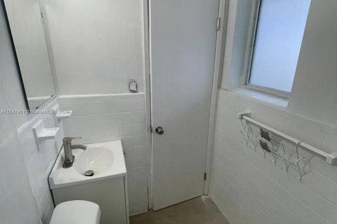Propiedad comercial en alquiler en Hollywood, Florida № 2023049 - foto 15