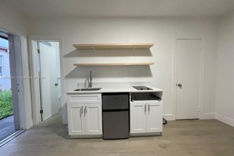 Propiedad comercial en alquiler en Hollywood, Florida № 2023049 - foto 22