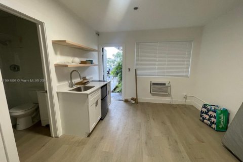 Propiedad comercial en alquiler en Hollywood, Florida № 2023049 - foto 13